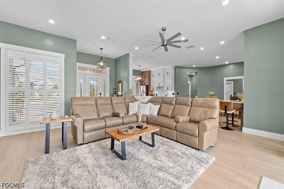 4 Bed Pool Home for Sale in The Forest, photo 5