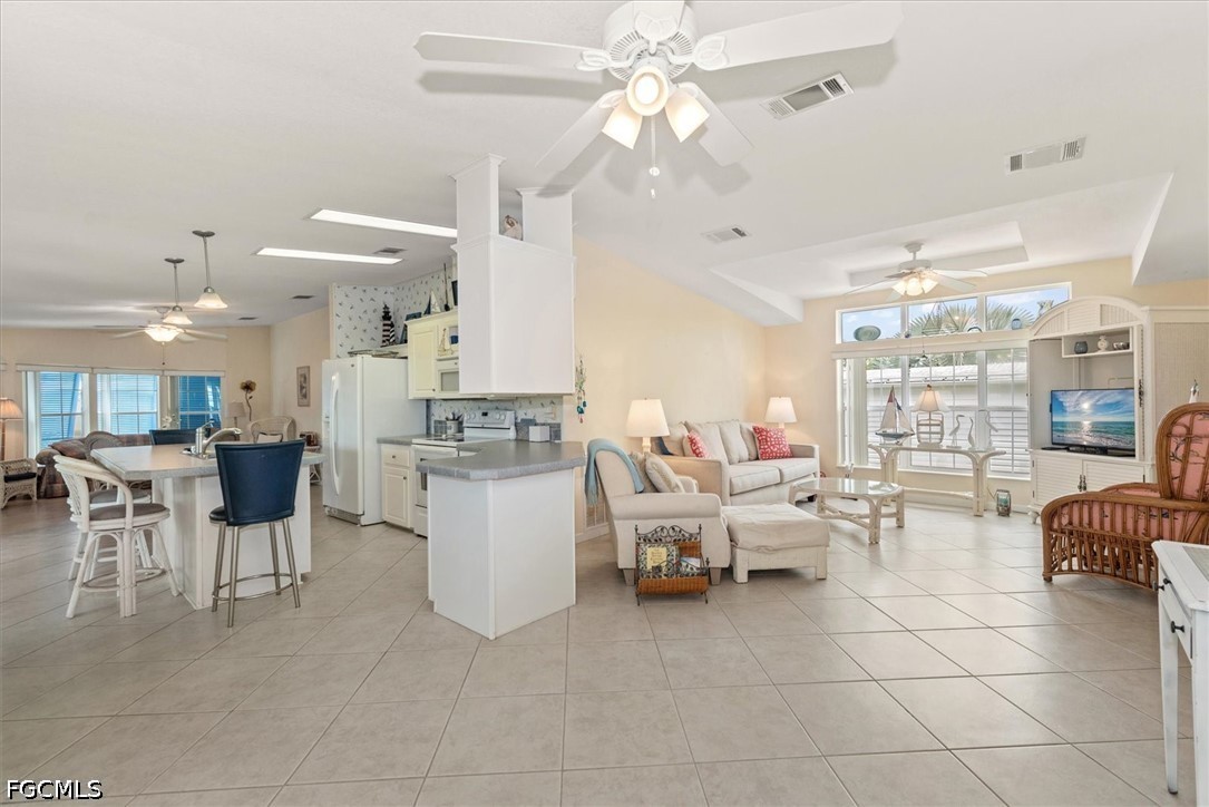 3 Bed ManufacturedHome for Sale in Fort Myers, photo 5