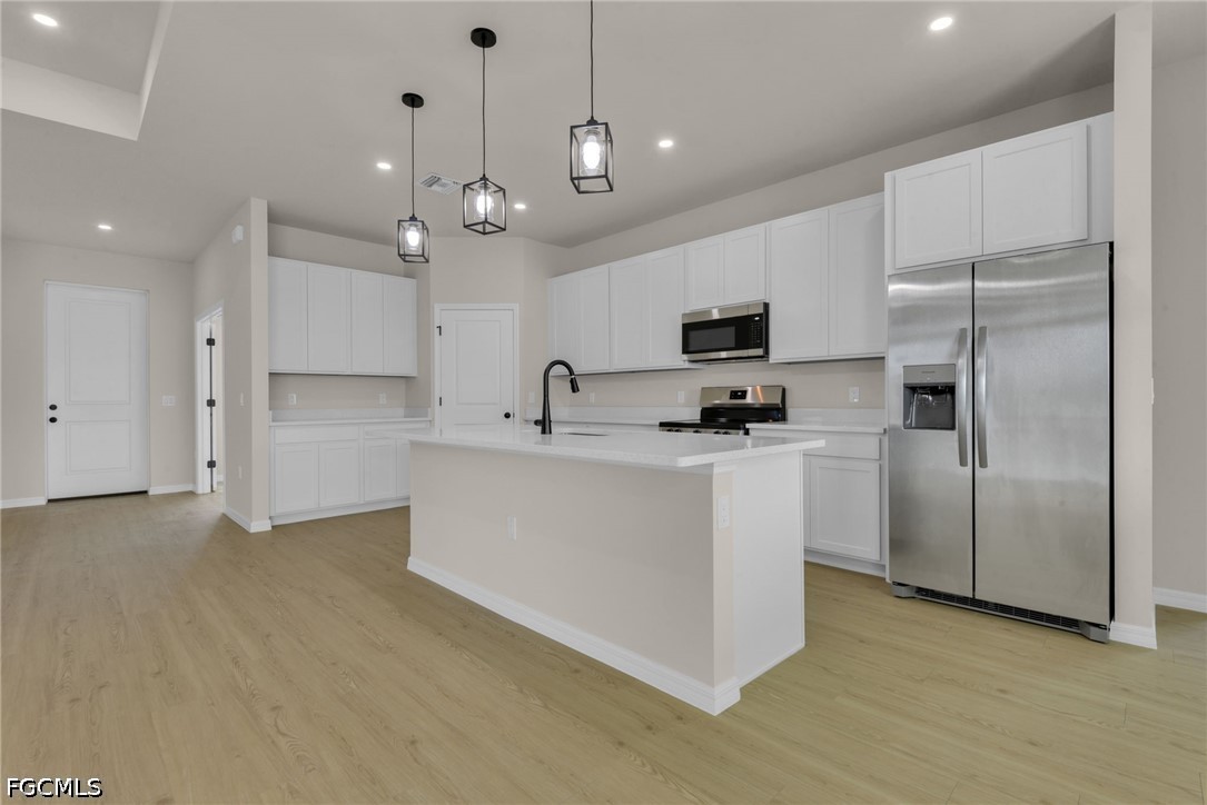 4 Bed SingleFamilyResidence for Sale in Cape Coral, photo 5