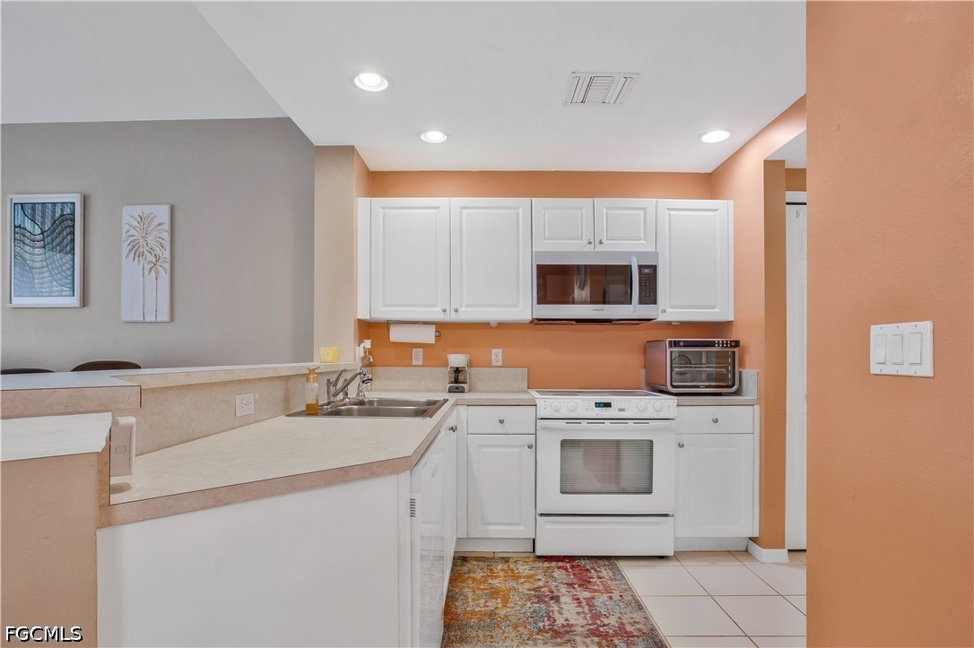 3 Bed Condominium for Sale in Liron Place, photo 5