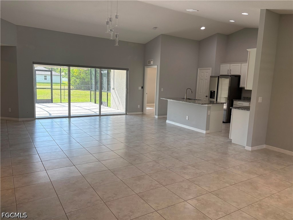 3 Bed SingleFamilyResidence for Sale in Cape Coral, photo 5