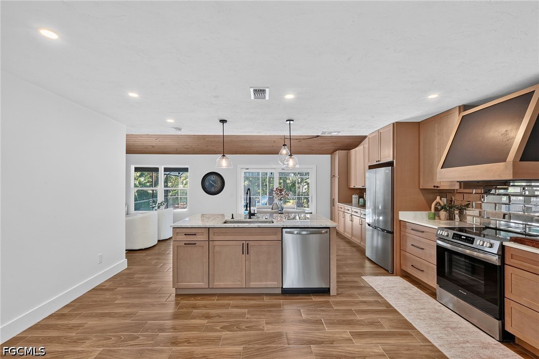 3 Bed Pool Home for Sale in San Carlos Park, photo 5