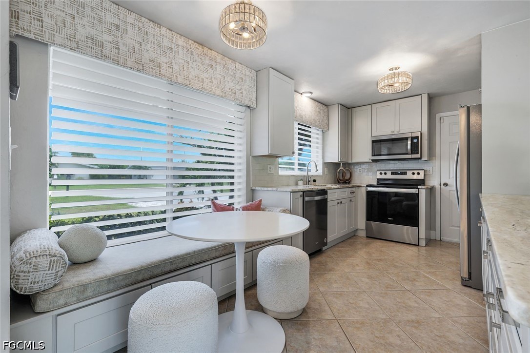 3 Bed SingleFamilyResidence for Sale in Cape Coral, photo 5
