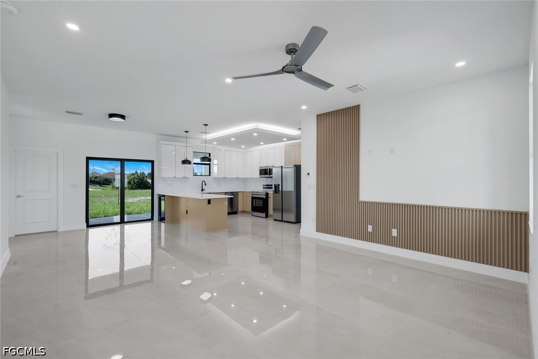 4 Bed SingleFamilyResidence for Sale in Cape Coral, photo 5
