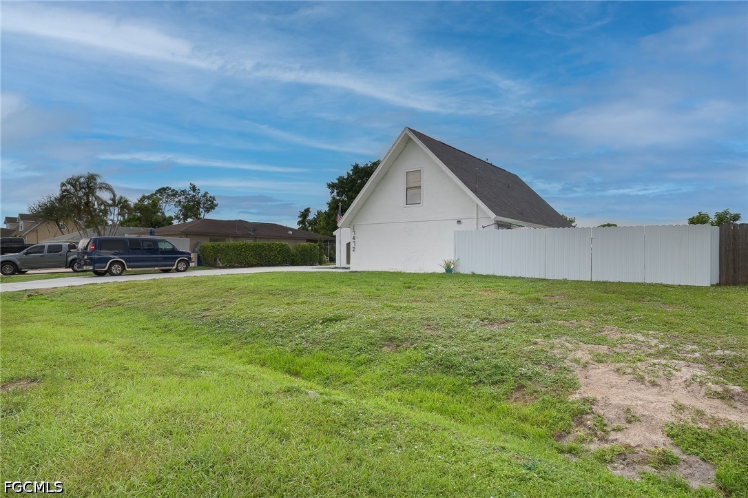 3 Bed Waterfront Home for Sale in Fort Myers, photo 5