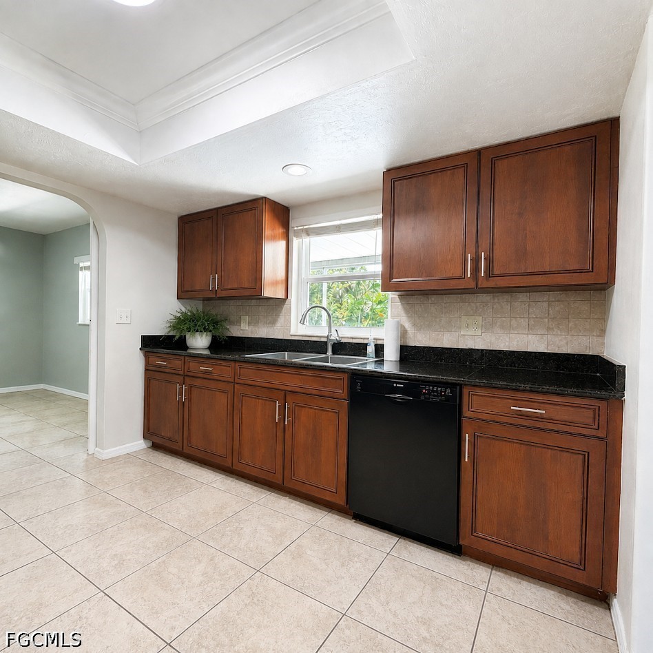 3 Bed Pool Home for Sale in Cape Coral, photo 5