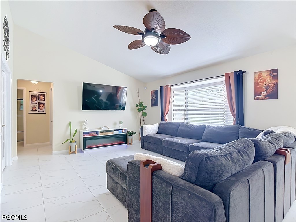 3 Bed Pool Home for Sale in San Carlos Park, photo 5
