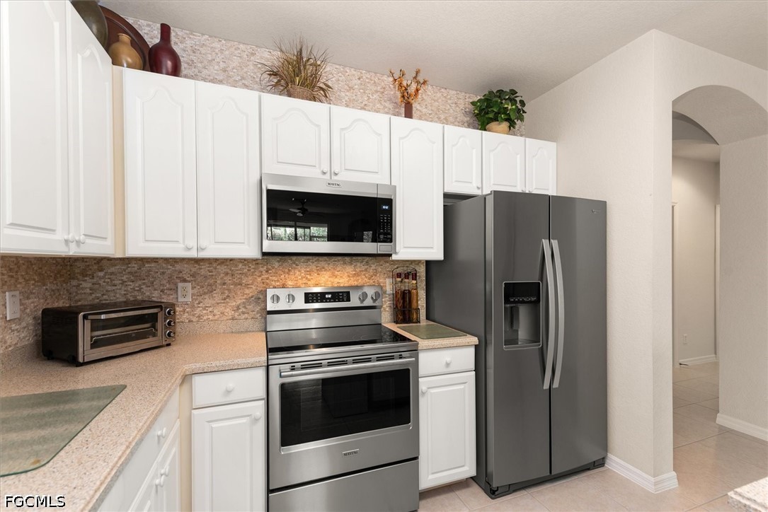 2 Bed Waterfront Home for Sale in Fort Myers, photo 5