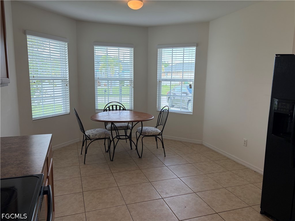 3 Bed SingleFamilyResidence for Sale in Cape Coral, photo 5