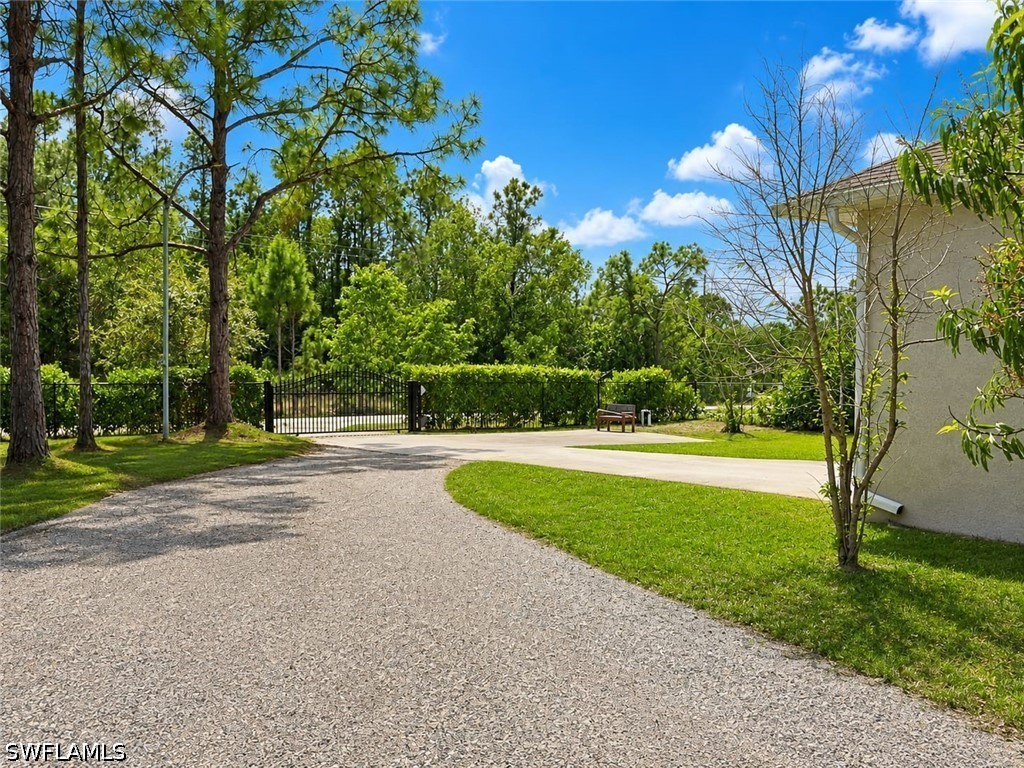 3 Bed SingleFamilyResidence for Sale in Naples, photo 5