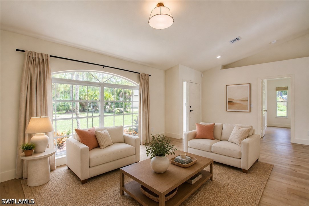 3 Bed Pool Home for Sale in Naples, photo 5