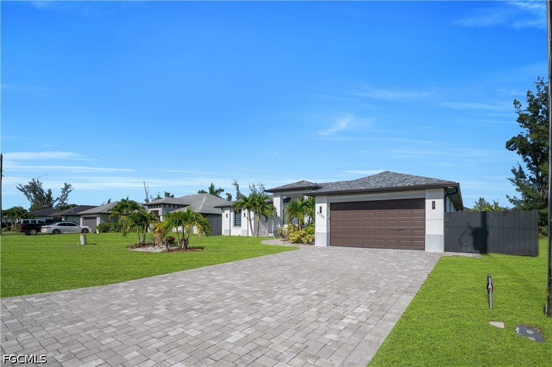 3 Bed Pool Home for Sale in Cape Coral, photo 5