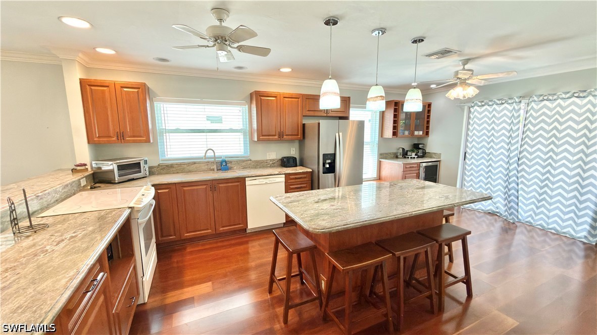 2 Bed SingleFamilyResidence for Sale in Naples, photo 5