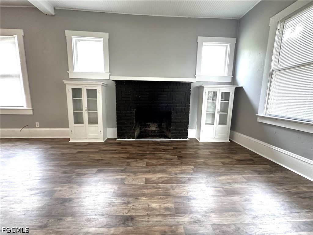 2 Bed SingleFamilyResidence for Sale in Fort Myers, photo 5