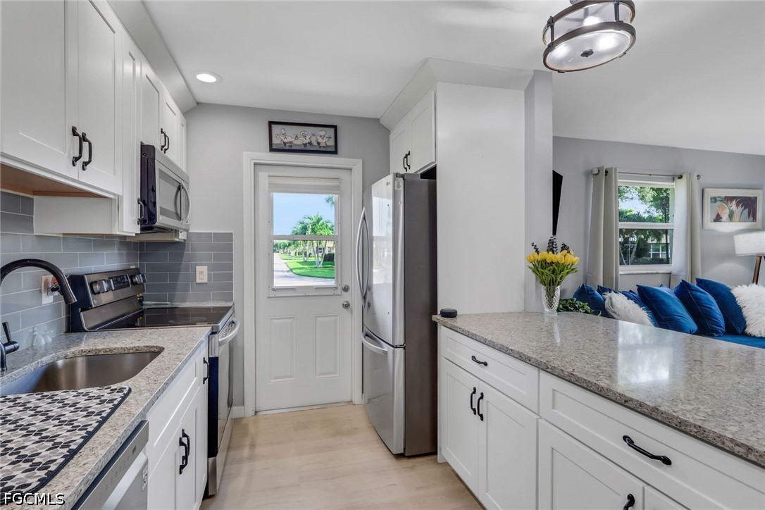 2 Bed Attached for Sale in Fort Myers, photo 5