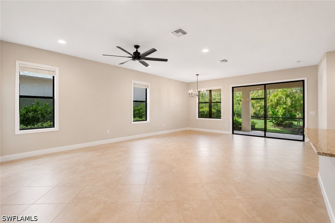 3 Bed SingleFamilyResidence for Sale in Naples, photo 5