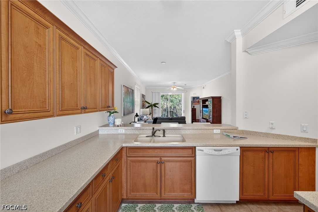 3 Bed Condominium for Sale in Fort Myers, photo 5