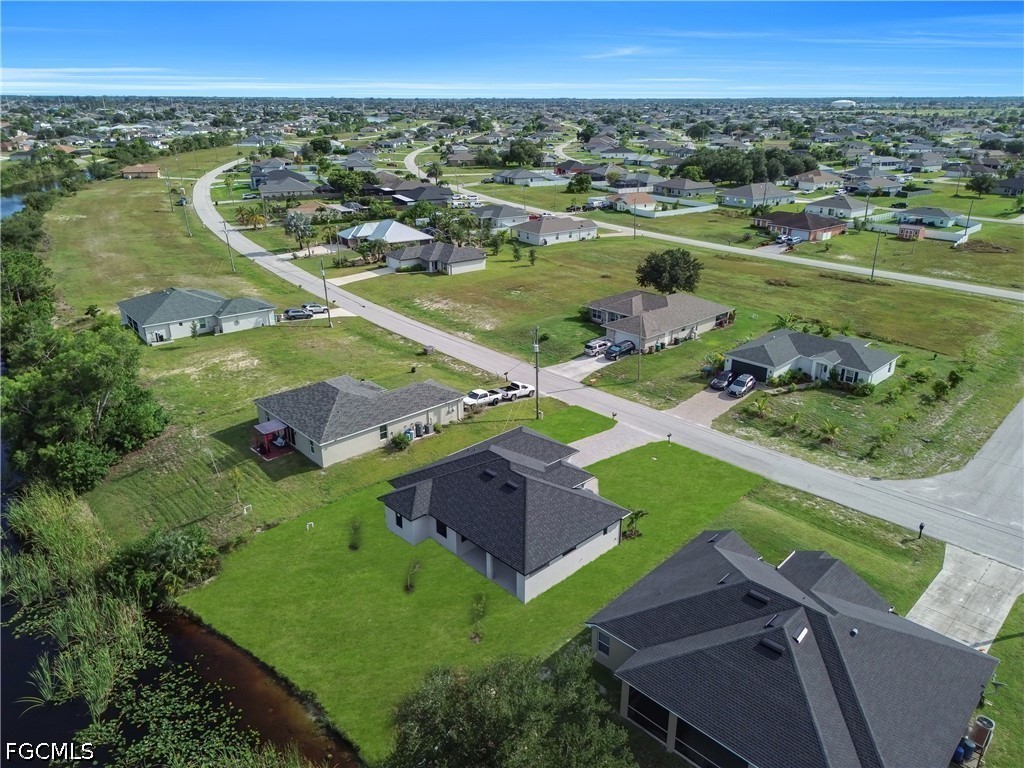3 Bed Waterfront Home for Sale in Cape Coral, photo 5