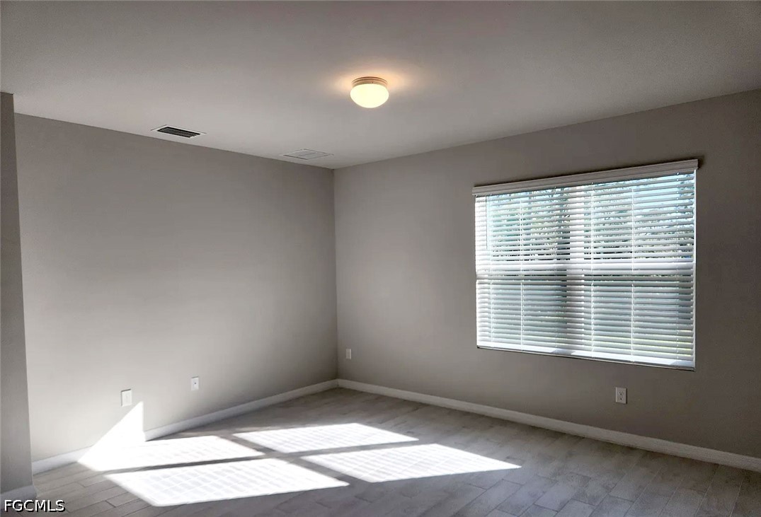 4 Bed SingleFamilyResidence for Sale in Alva, photo 5