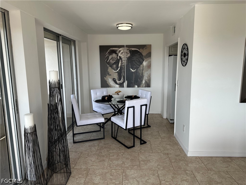 2 Bed Pool Home for Sale in Cape Coral, photo 5