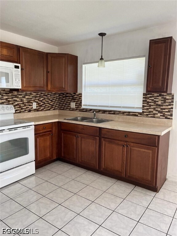 3 Bed SingleFamilyResidence for Sale in Lehigh Acres, photo 5