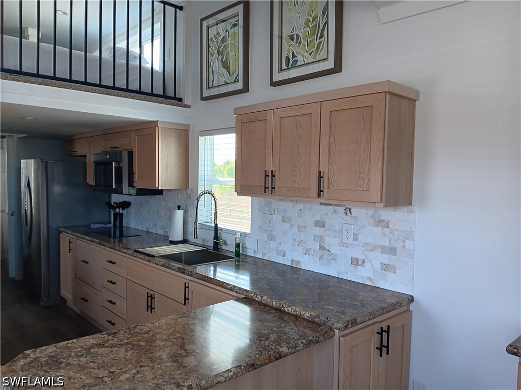 Residential for Sale in Palm Breeze, photo 5