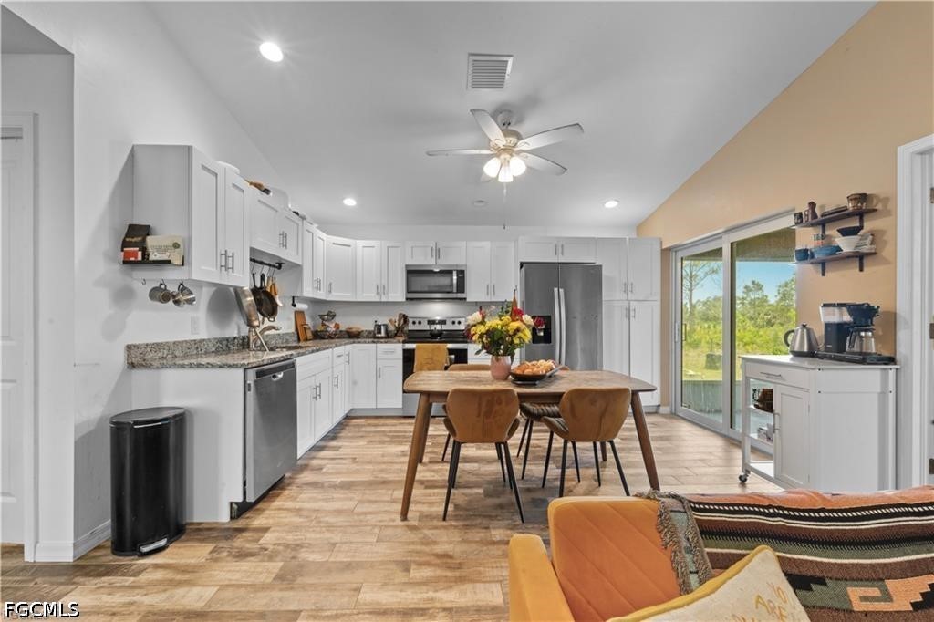 3 Bed SingleFamilyResidence for Sale in Punta Gorda, photo 5