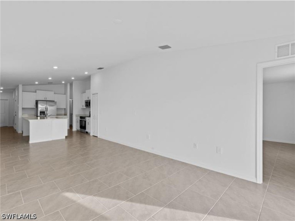 3 Bed SingleFamilyResidence for Sale in Crane Landing, photo 5