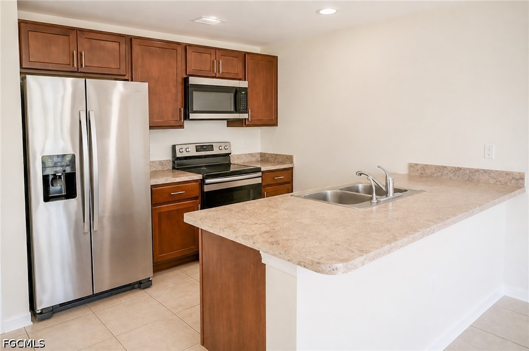 4 Bed SingleFamilyResidence for Sale in Cape Coral, photo 5