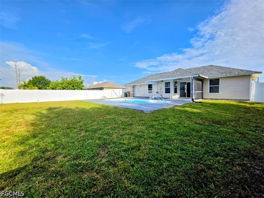 3 Bed Pool Home for Sale in Cape Coral, photo 5
