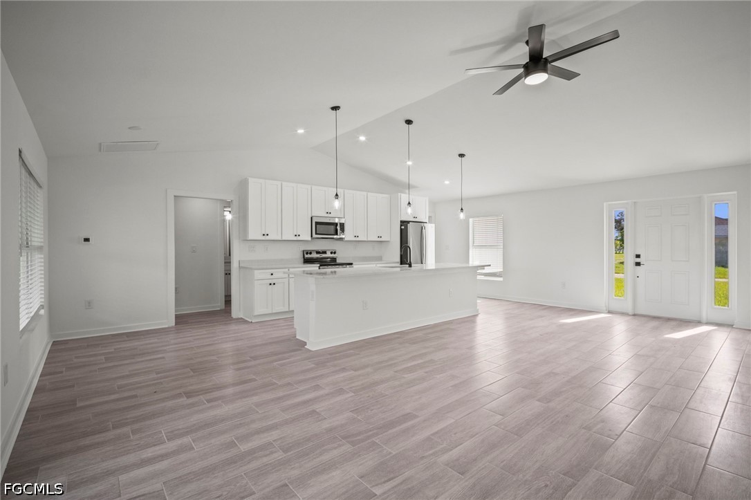 4 Bed SingleFamilyResidence for Sale in Cape Coral, photo 5