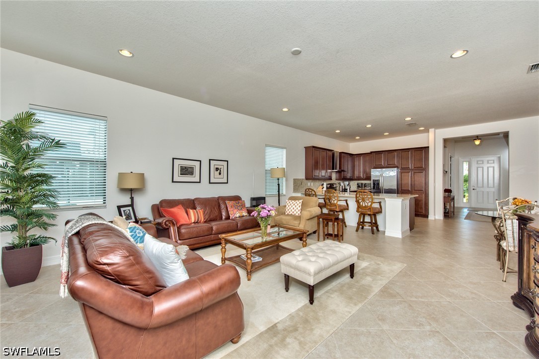 3 Bed SingleFamilyResidence for Sale in Naples, photo 5