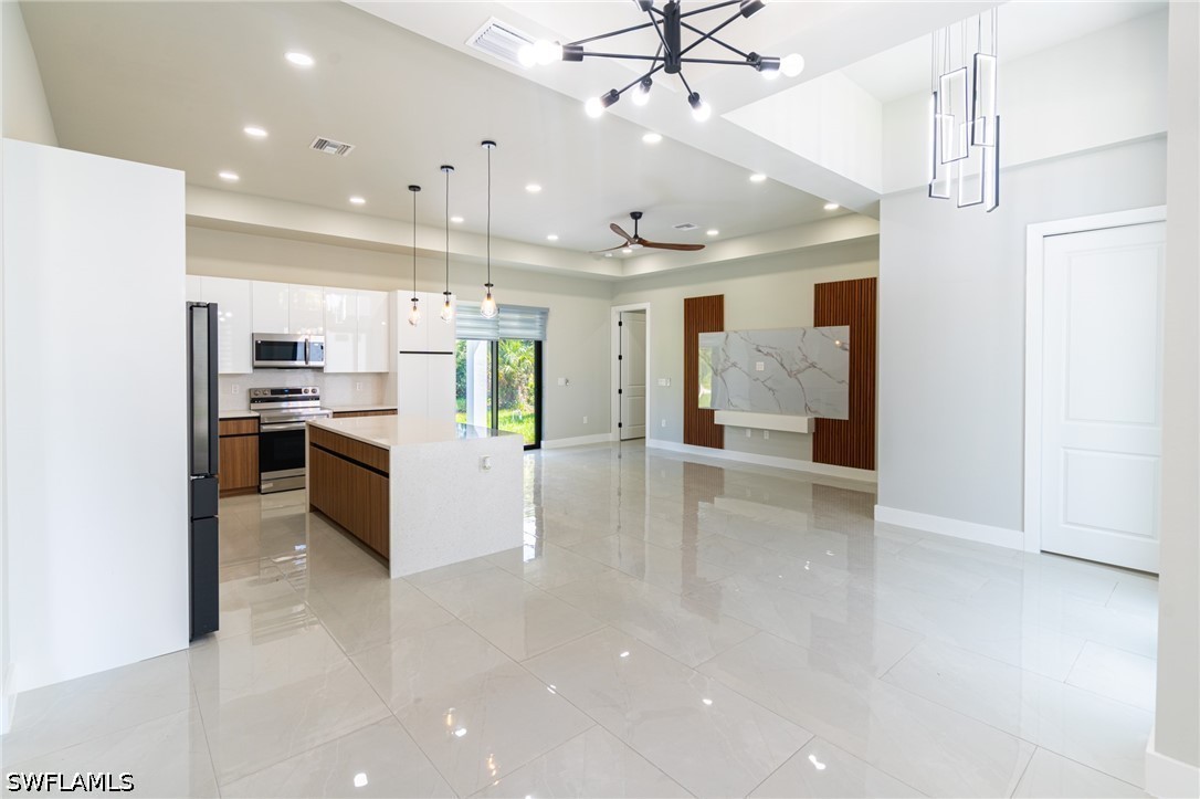 3 Bed SingleFamilyResidence for Sale in Lehigh Acres, photo 5