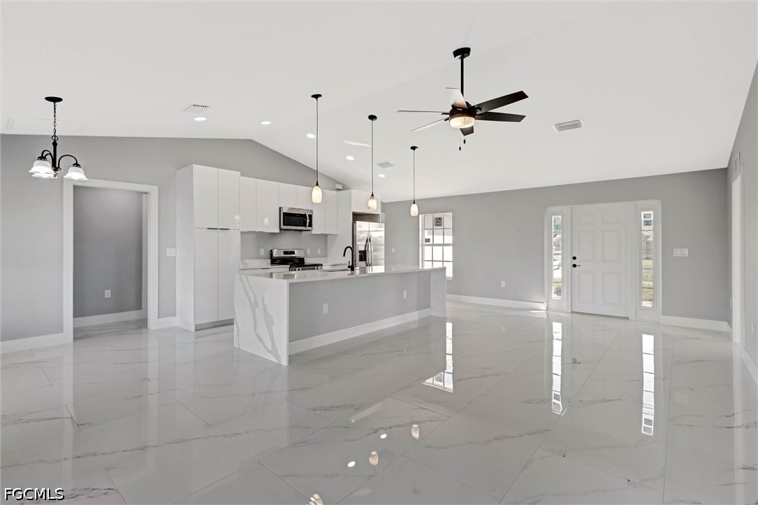 4 Bed Waterfront Home for Sale in Gator Circle, photo 5