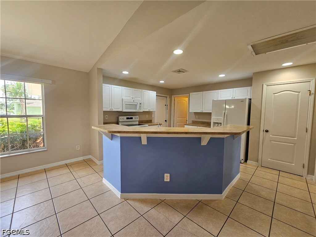 3 Bed SingleFamilyResidence for Sale in Lehigh Acres, photo 5