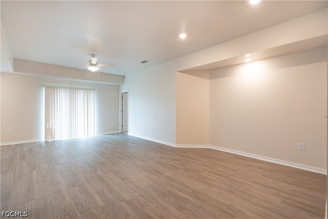 3 Bed SingleFamilyResidence for Sale in Cape Coral, photo 5
