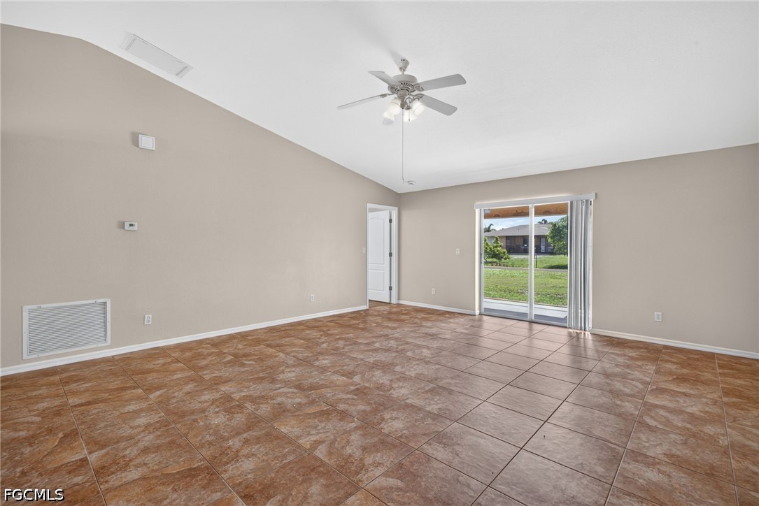 3 Bed SingleFamilyResidence for Sale in Cape Coral, photo 5