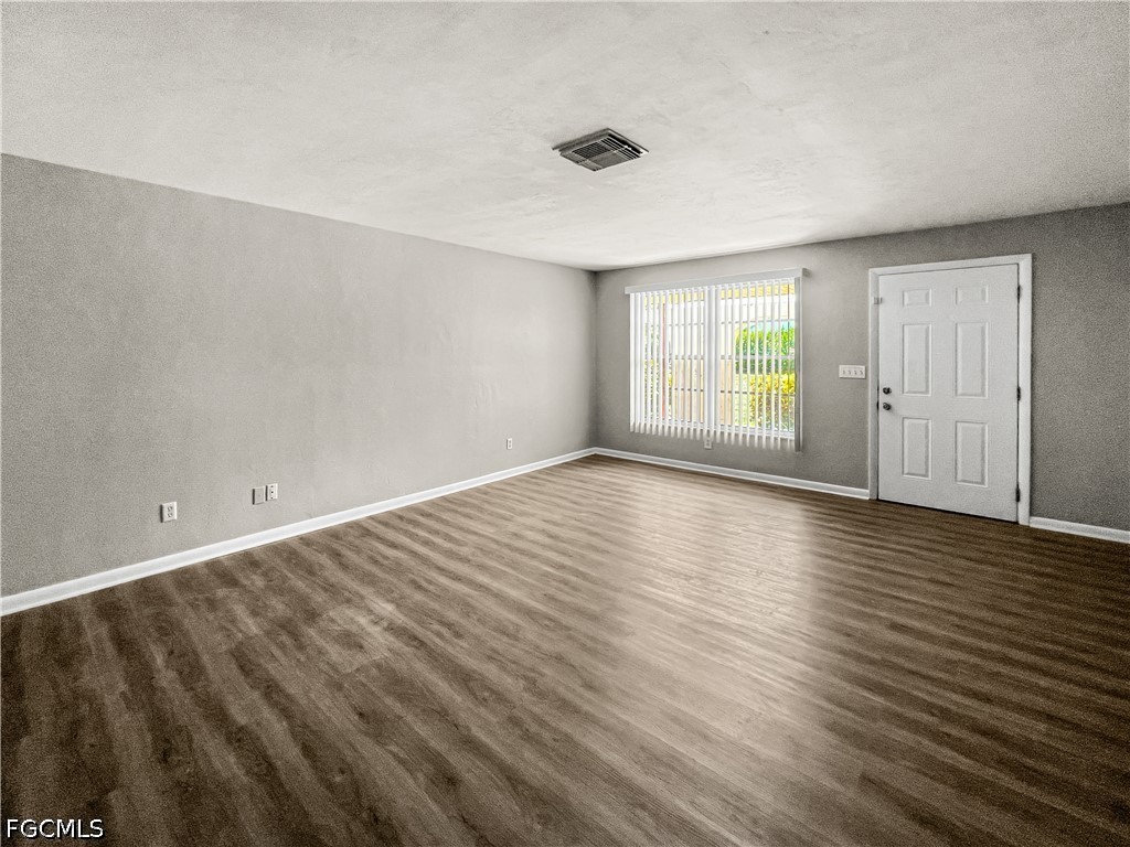 2 Bed Waterfront Home for Sale in Cape Coral, photo 5