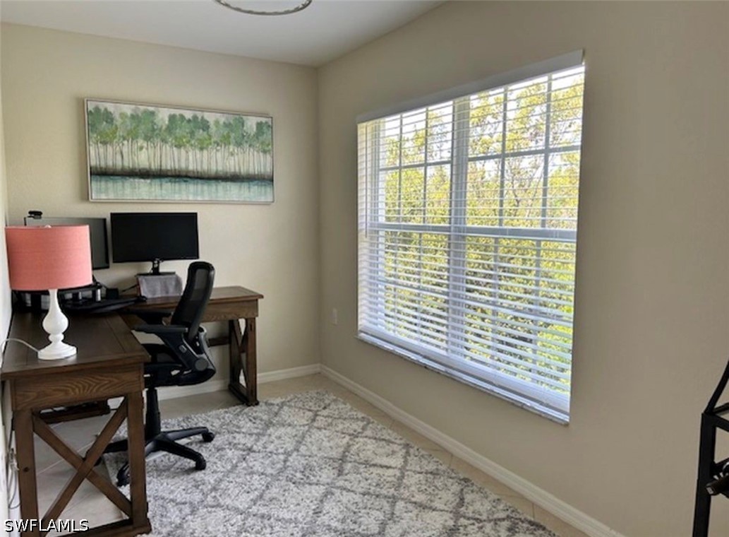 3 Bed Condominium for Sale in Carlton Lakes, photo 5