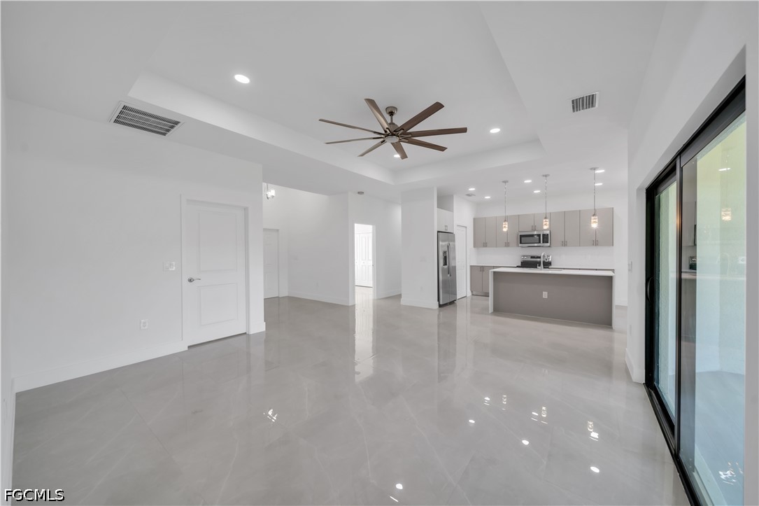 4 Bed SingleFamilyResidence for Sale in Lehigh Acres, photo 5
