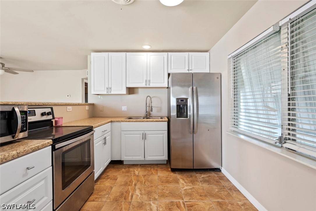 2 Bed SingleFamilyResidence for Sale in Lehigh Acres, photo 5