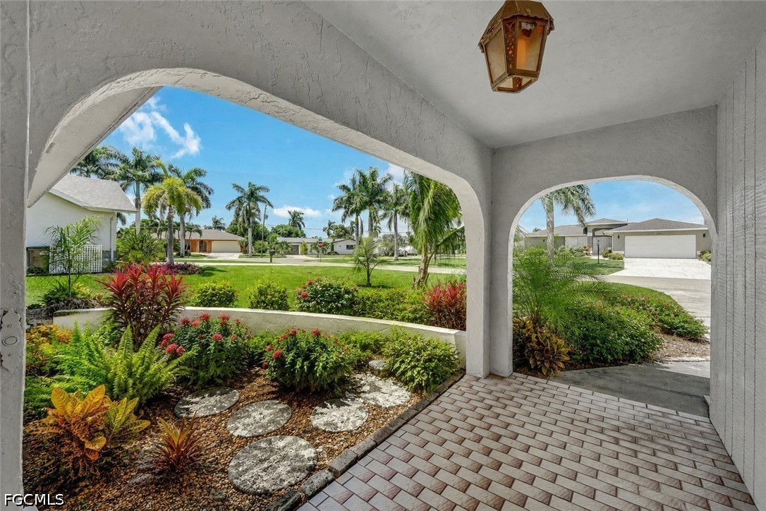 3 Bed SingleFamilyResidence for Sale in Cape Coral, photo 5