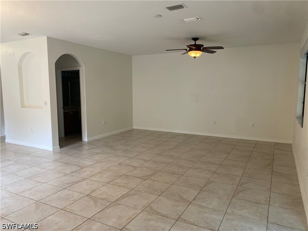 3 Bed Townhouse for Sale in Summit Place, photo 5