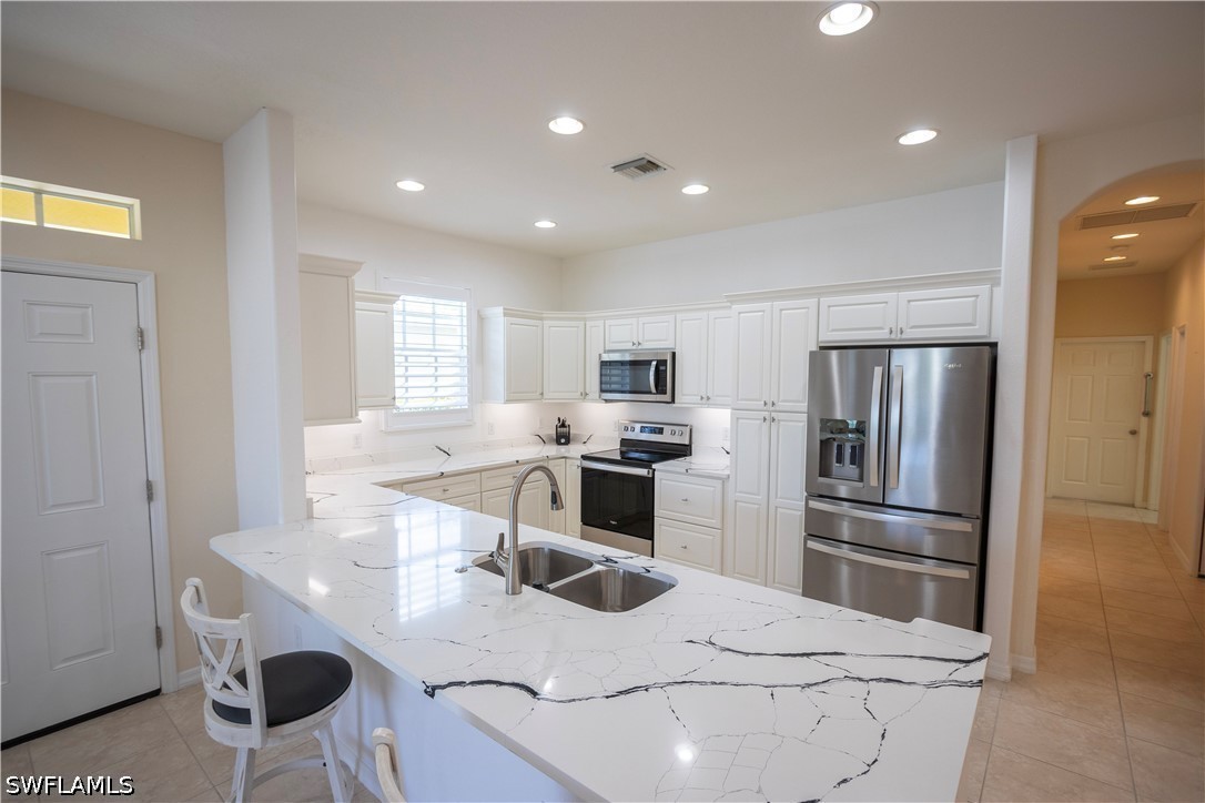 2 Bed Waterfront Home for Sale in Fort Myers, photo 5