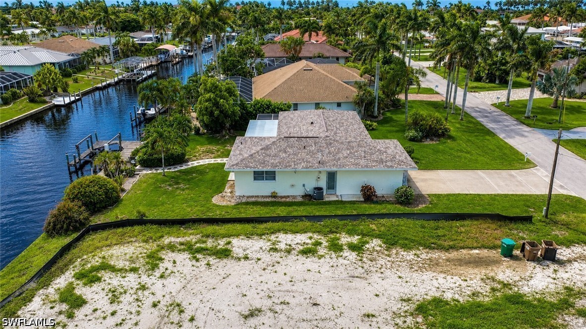 3 Bed Waterfront Home for Sale in Cape Coral, photo 5