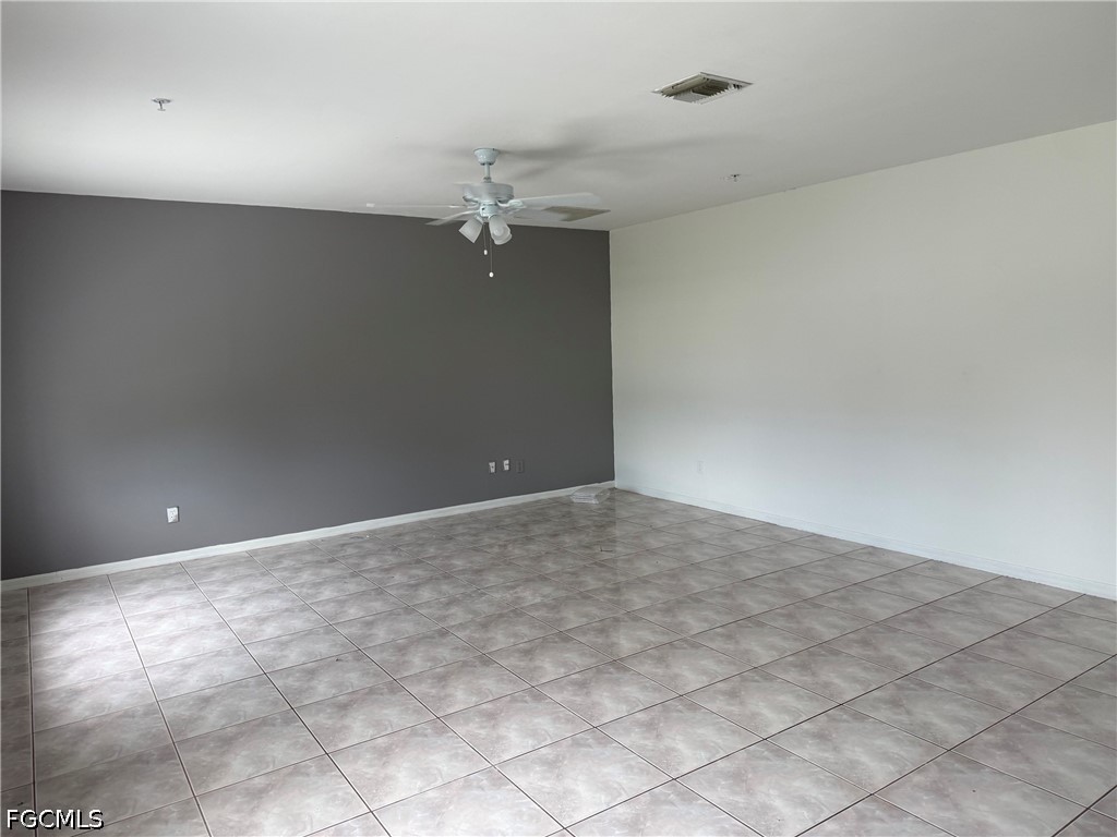 6 Bed SingleFamilyResidence for Sale in Lehigh Acres, photo 5
