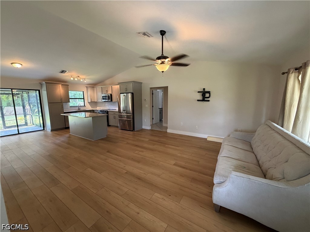 3 Bed SingleFamilyResidence for Sale in Bonita Springs, photo 5
