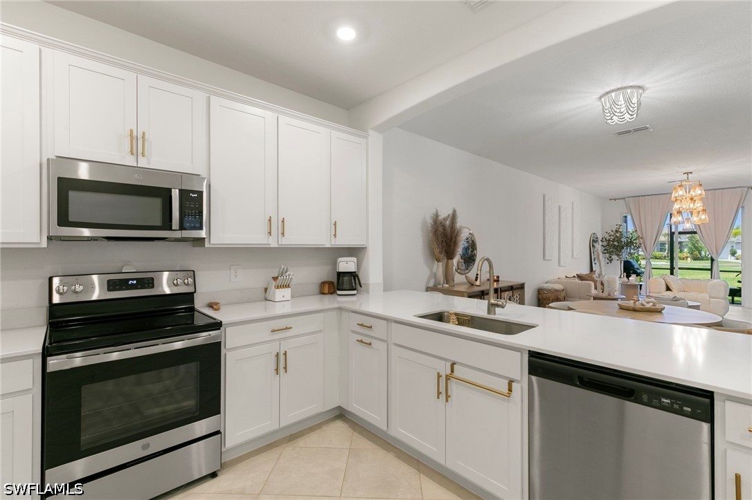3 Bed Attached for Sale in Naples, photo 5
