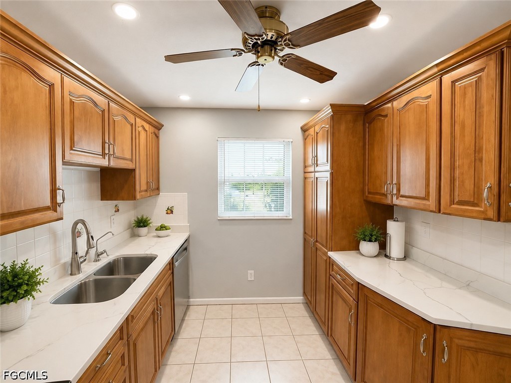 2 Bed Condominium for Sale in Fort Myers, photo 5