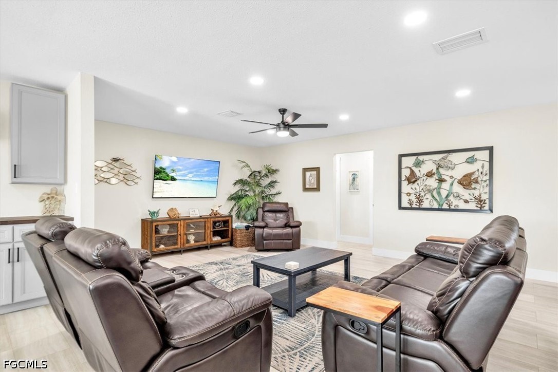 3 Bed Pool Home for Sale in Port Charlotte, photo 5